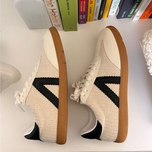 Cream and Black Women’s Sneakers Size 7.5